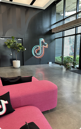 Image gallery marquee